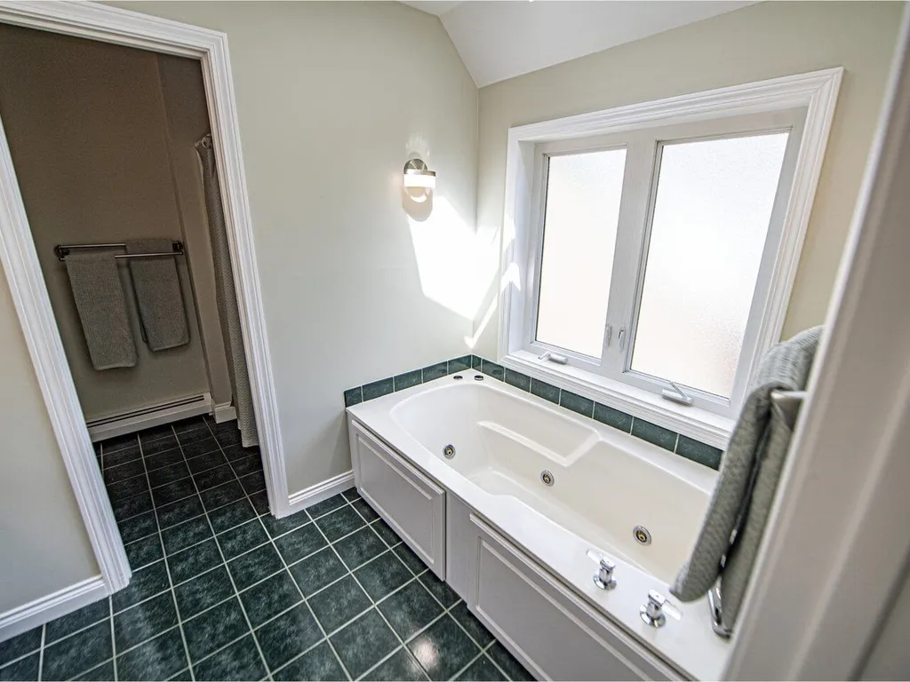 18 Lida Drive Essex VT 05452