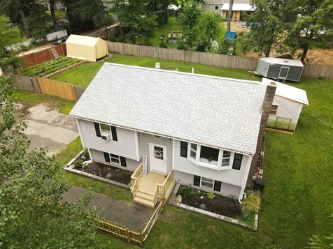 39 Essex Drive Raymond NH 03077