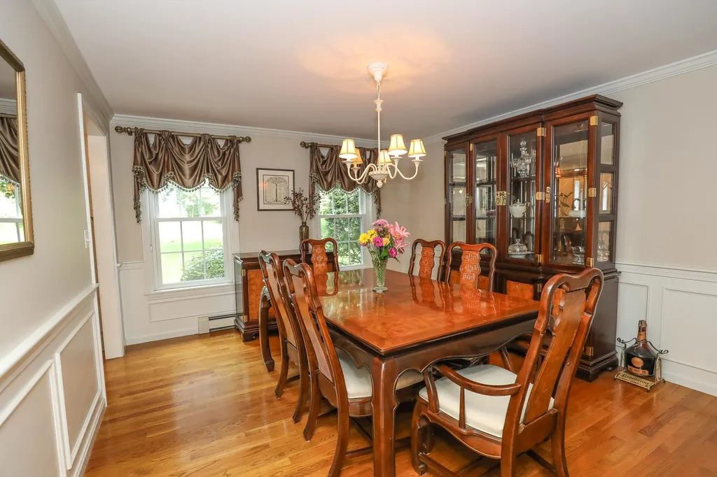 5 Fiddlers Ridge Road Londonderry NH 03053