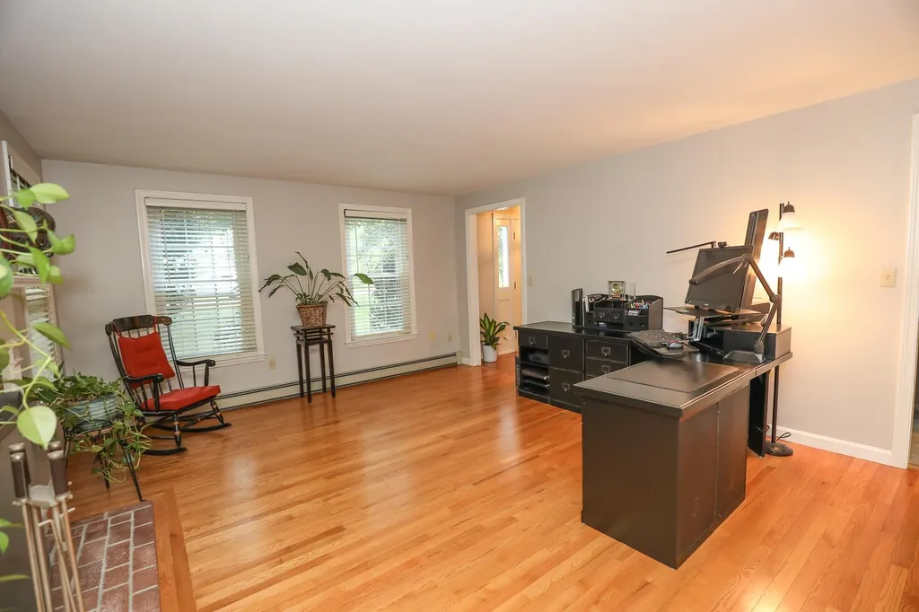 5 Fiddlers Ridge Road Londonderry NH 03053