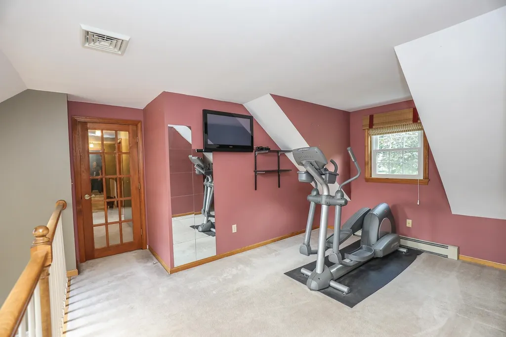 5 Fiddlers Ridge Road Londonderry NH 03053