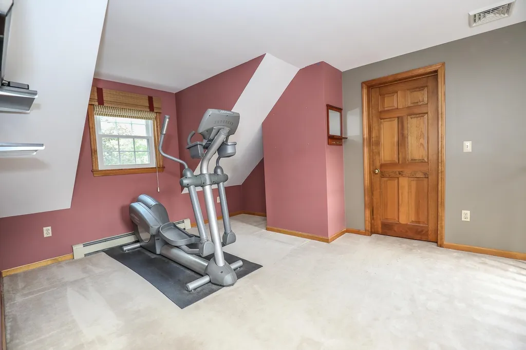 5 Fiddlers Ridge Road Londonderry NH 03053