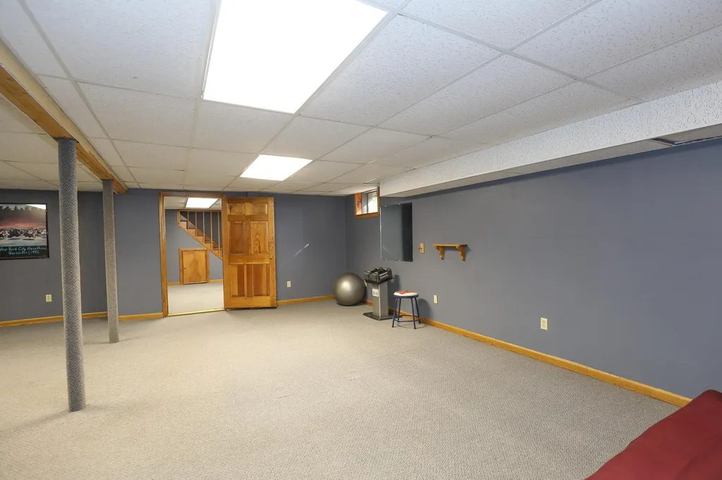 5 Fiddlers Ridge Road Londonderry NH 03053