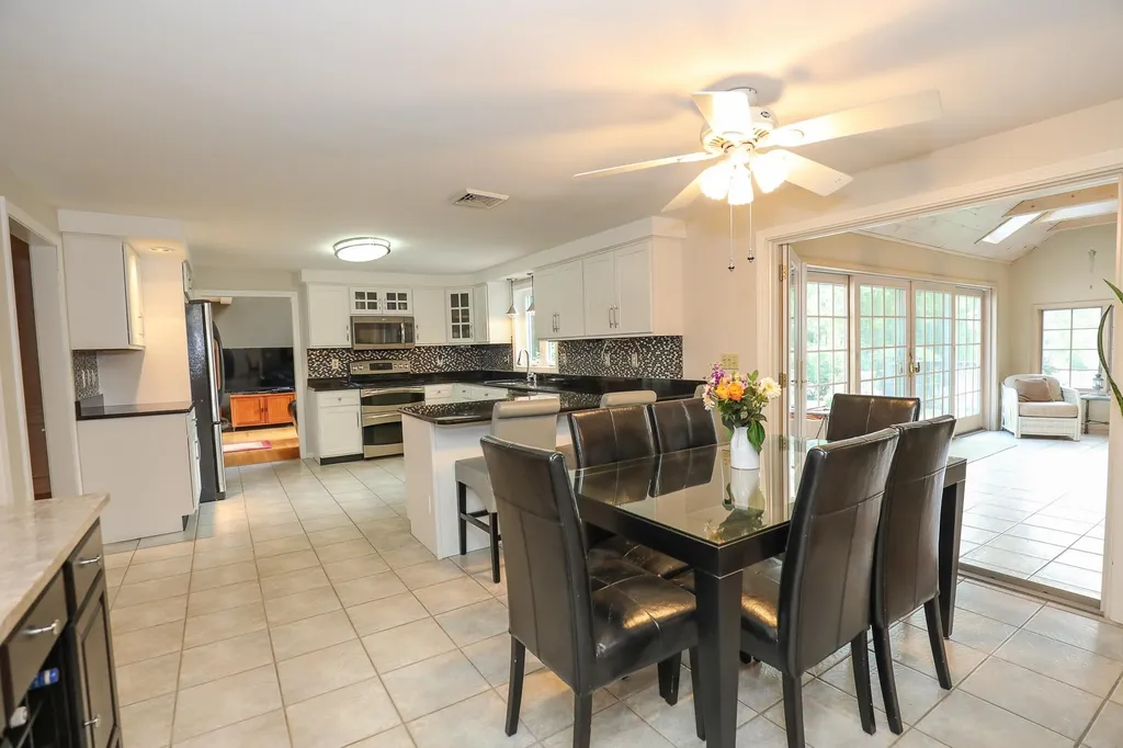 5 Fiddlers Ridge Road Londonderry NH 03053