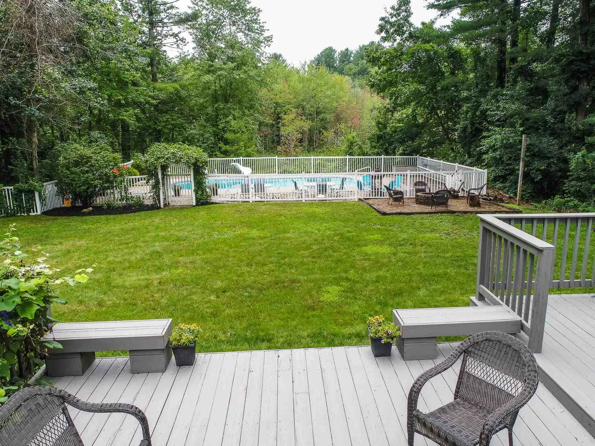 5 Fiddlers Ridge Road Londonderry NH 03053
