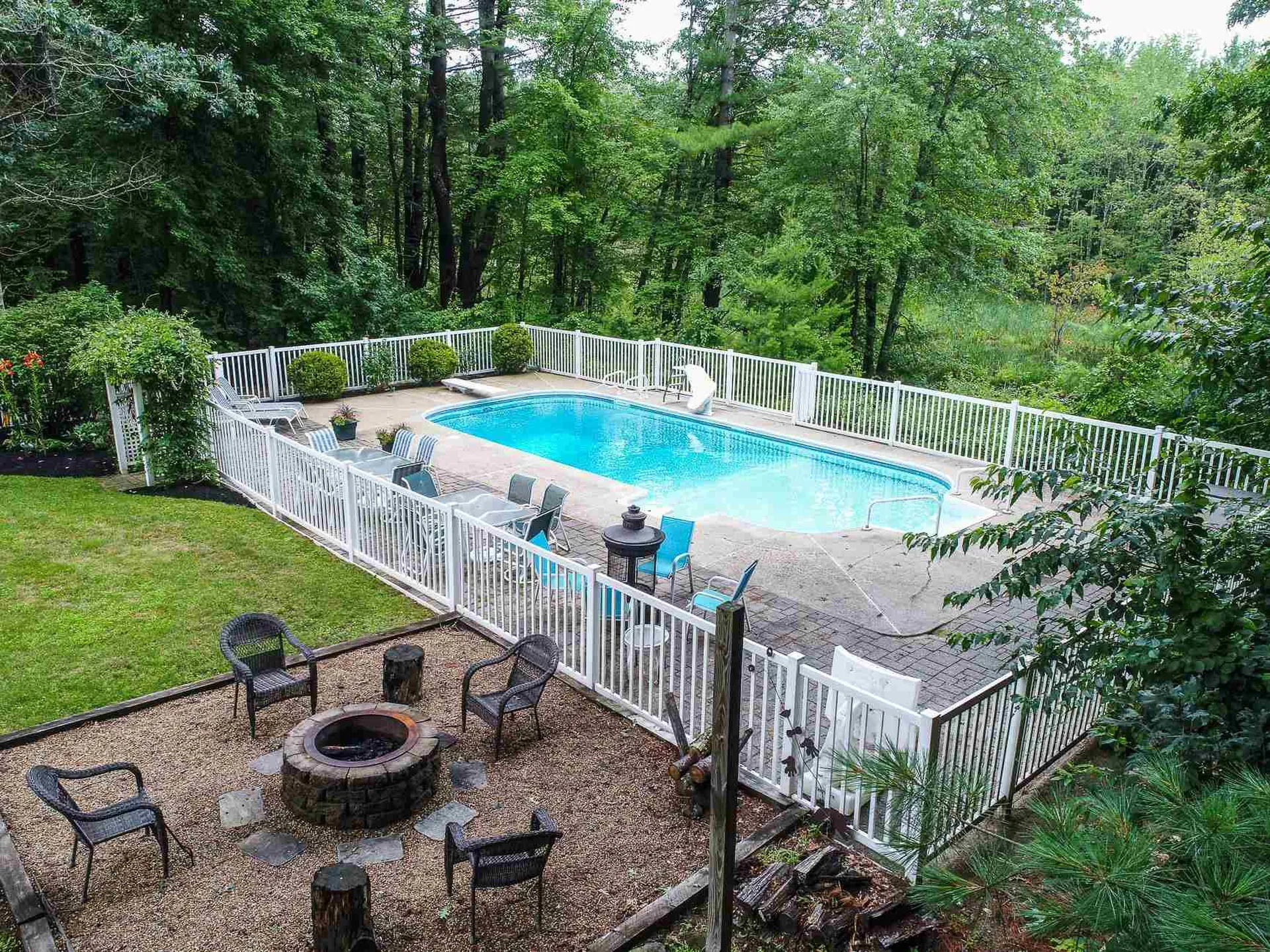 5 Fiddlers Ridge Road Londonderry NH 03053