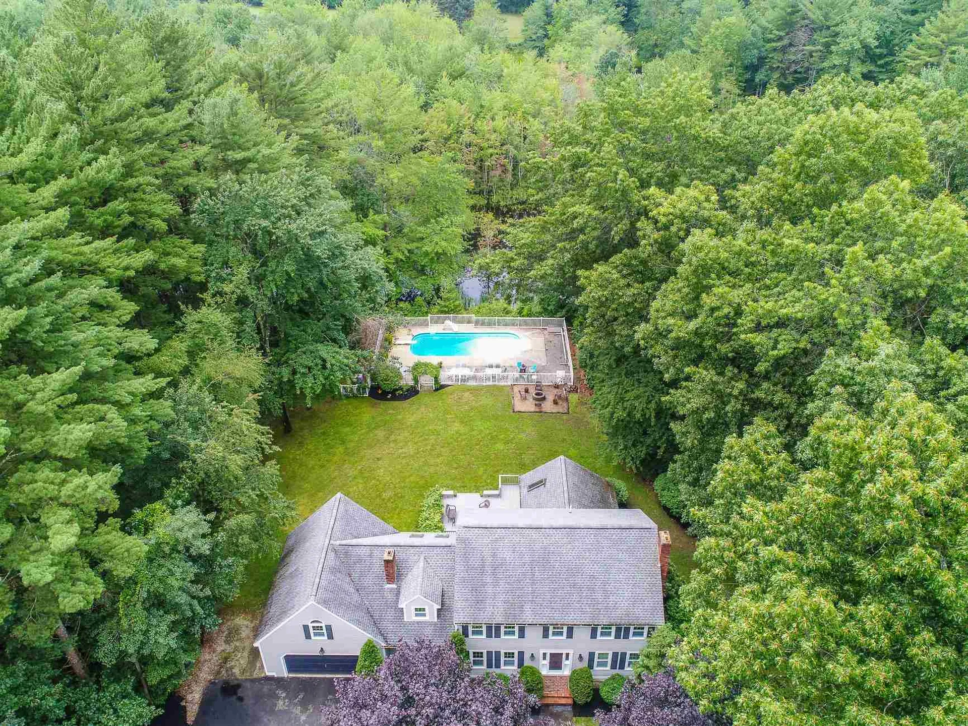 5 Fiddlers Ridge Road Londonderry NH 03053