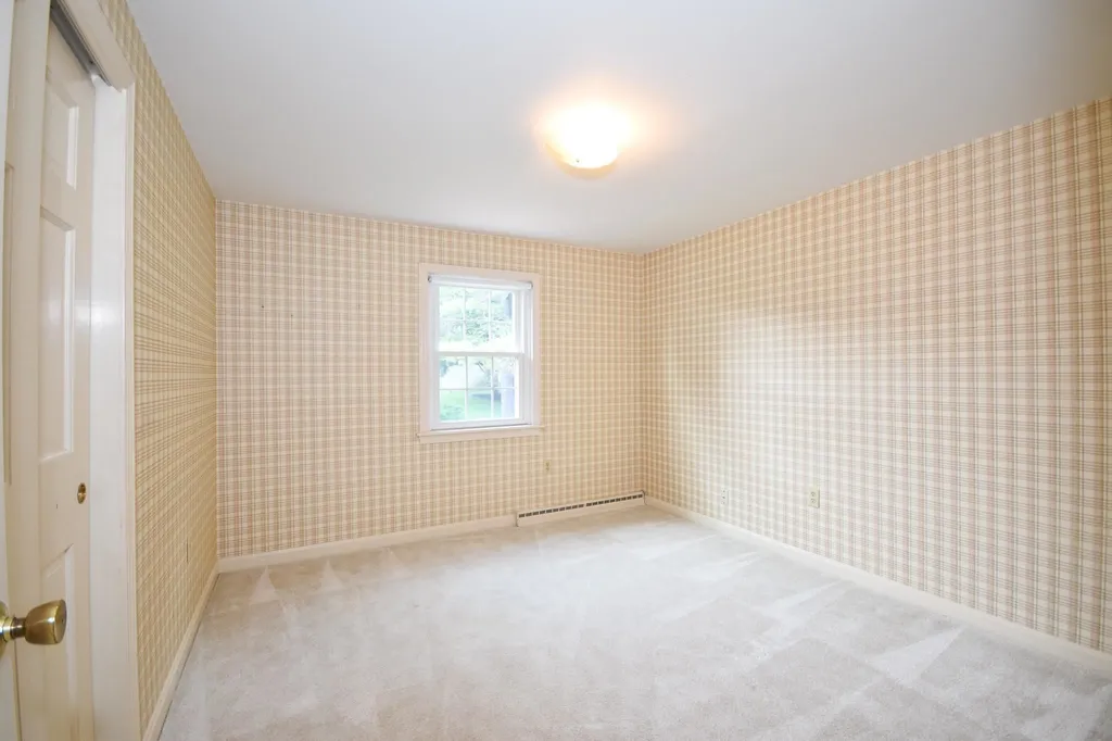 8 Hayes Lane Dover NH 03820