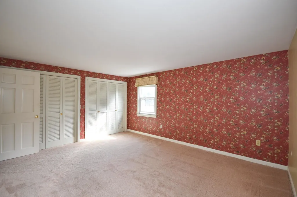 8 Hayes Lane Dover NH 03820
