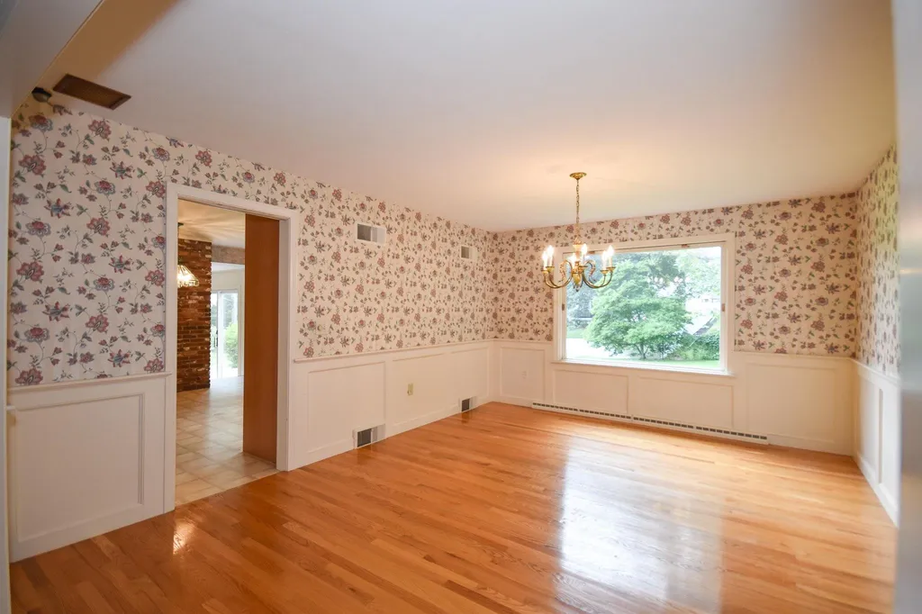 8 Hayes Lane Dover NH 03820
