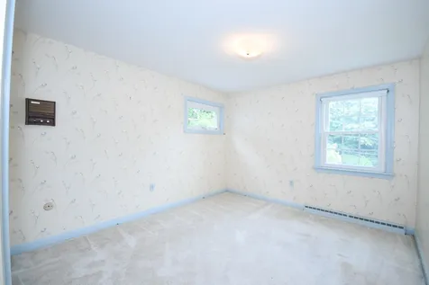 8 Hayes Lane Dover NH 03820
