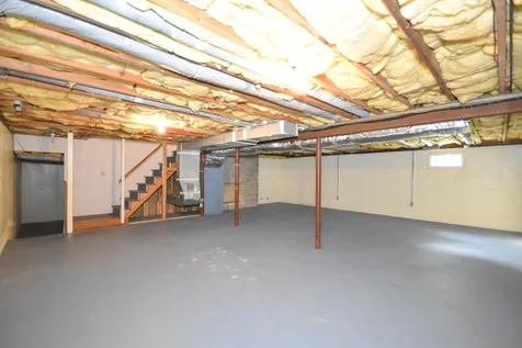8 Hayes Lane Dover NH 03820