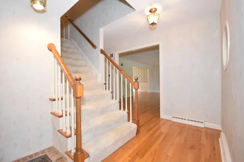 8 Hayes Lane Dover NH 03820
