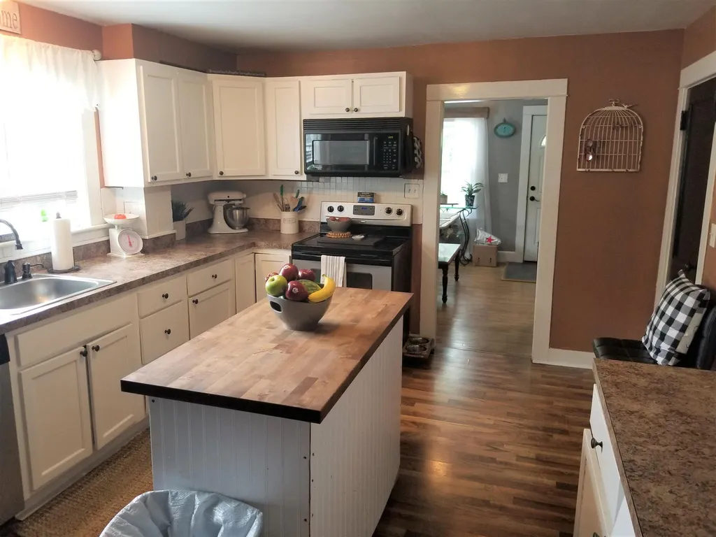 18 Bank Avenue Claremont NH 03743