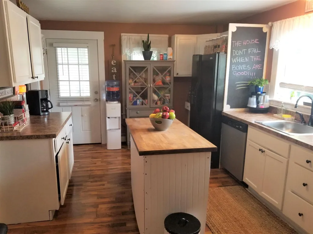 18 Bank Avenue Claremont NH 03743