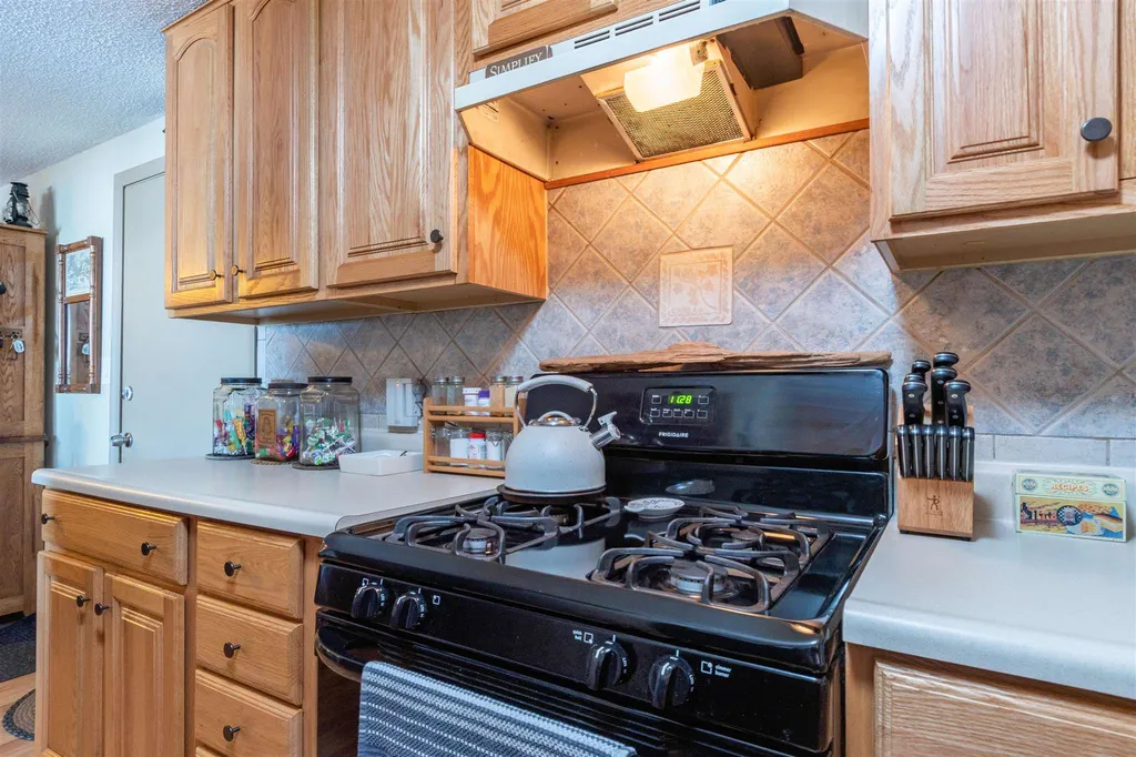 1 Lancelot Court Salem NH 03079