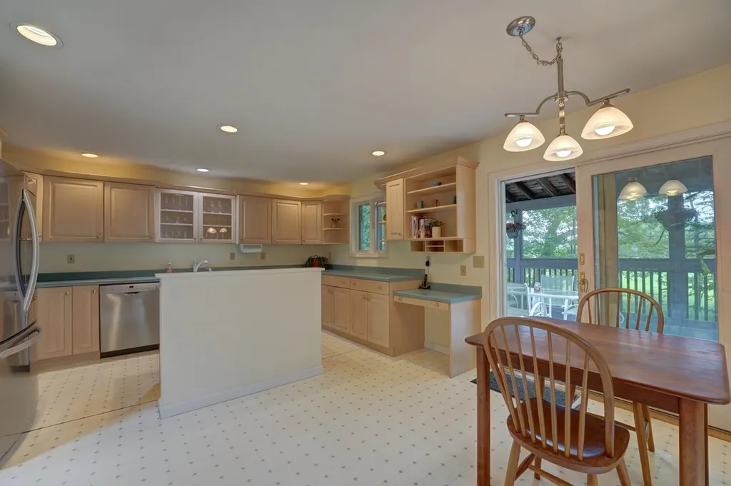 12 Shore Drive Greenland NH 03840