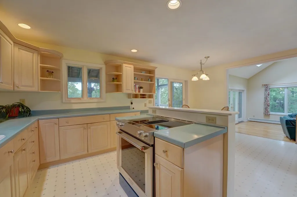 12 Shore Drive Greenland NH 03840