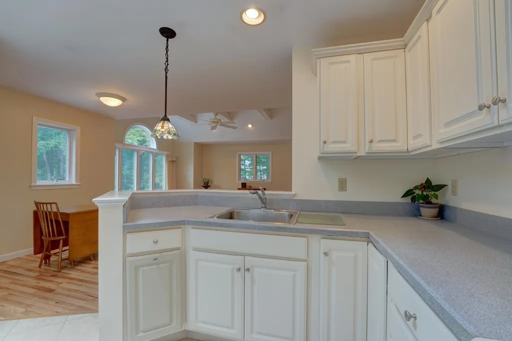 12 Shore Drive Greenland NH 03840