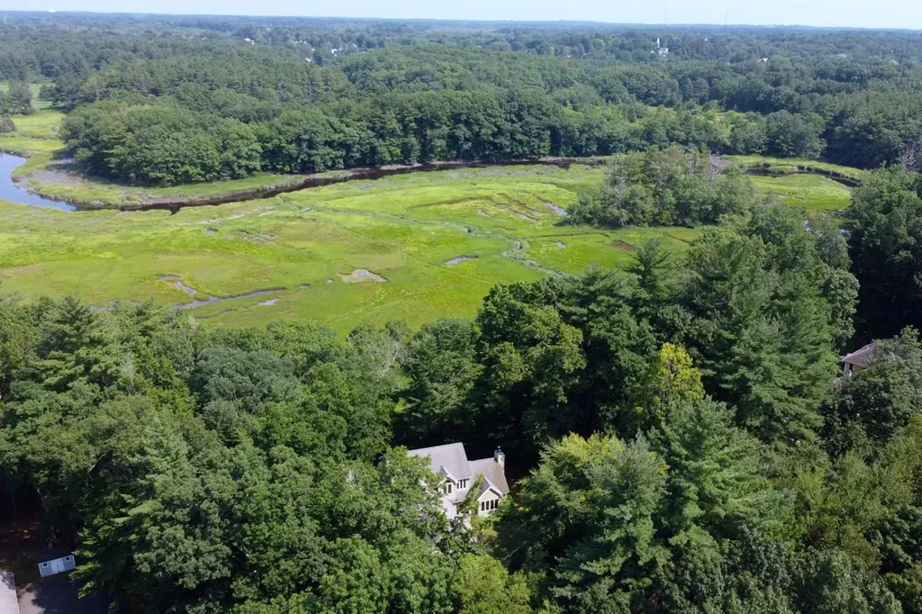 12 Shore Drive Greenland NH 03840