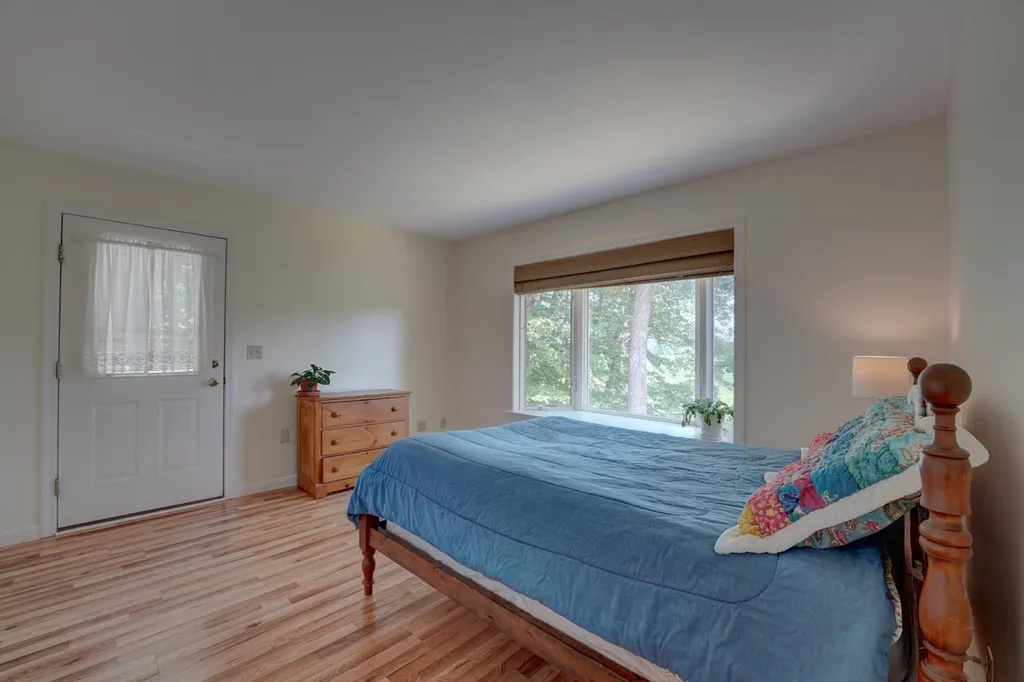 12 Shore Drive Greenland NH 03840