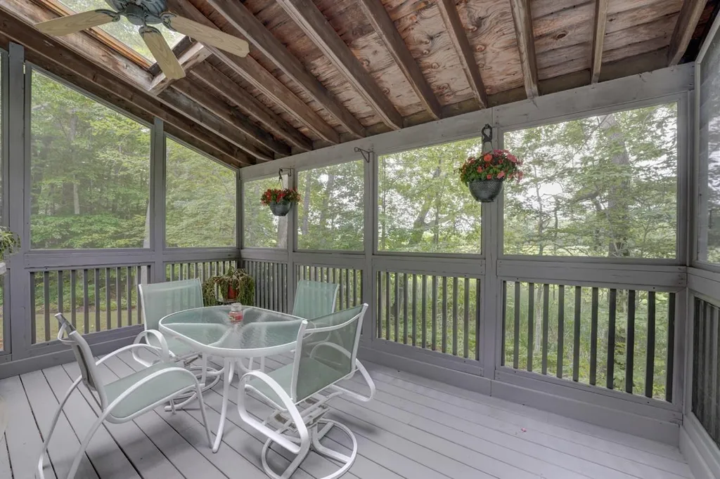 12 Shore Drive Greenland NH 03840