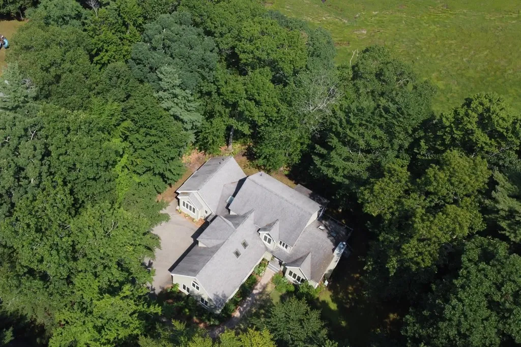 12 Shore Drive Greenland NH 03840