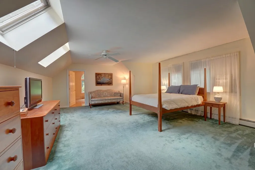 12 Shore Drive Greenland NH 03840