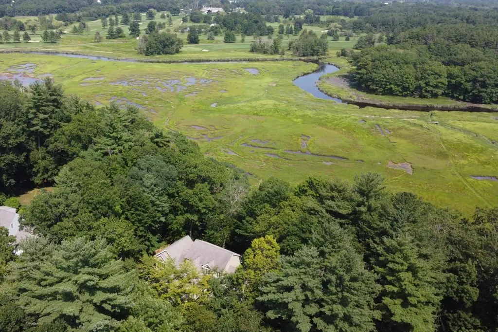 12 Shore Drive Greenland NH 03840