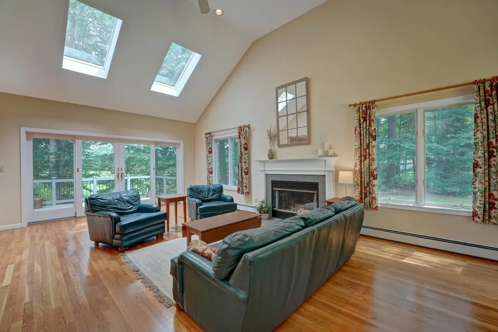 12 Shore Drive Greenland NH 03840