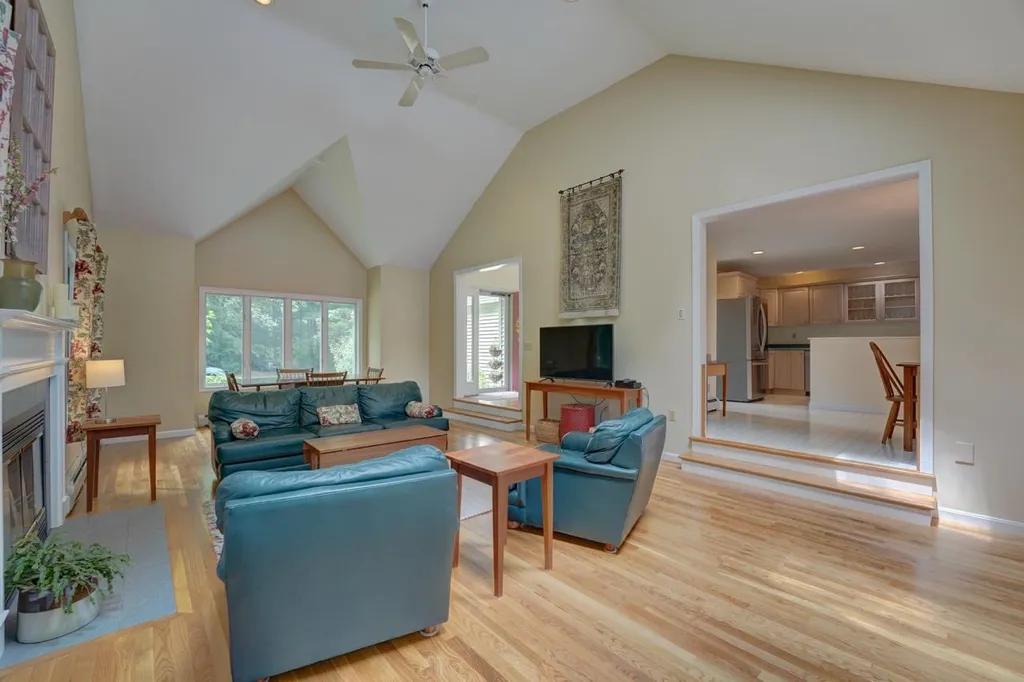 12 Shore Drive Greenland NH 03840