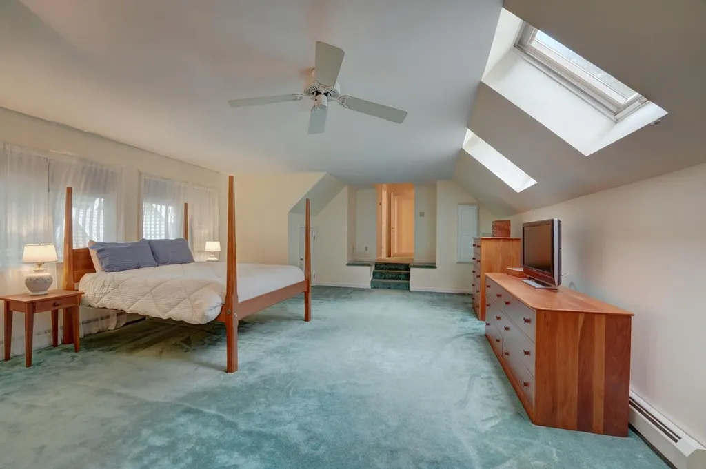 12 Shore Drive Greenland NH 03840