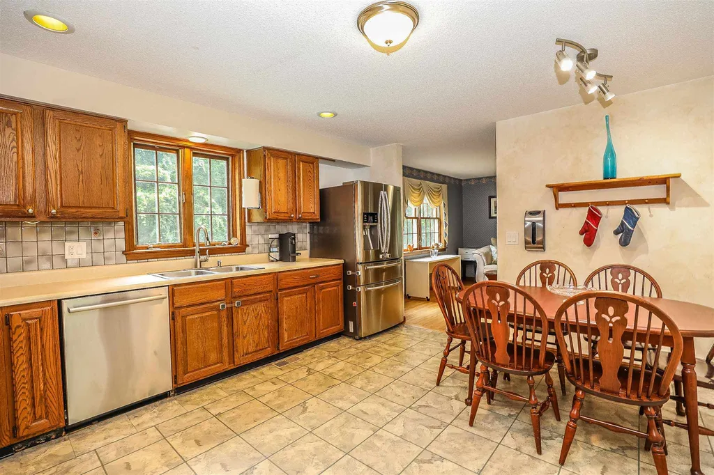 61 Quincy Drive Bedford NH 03110