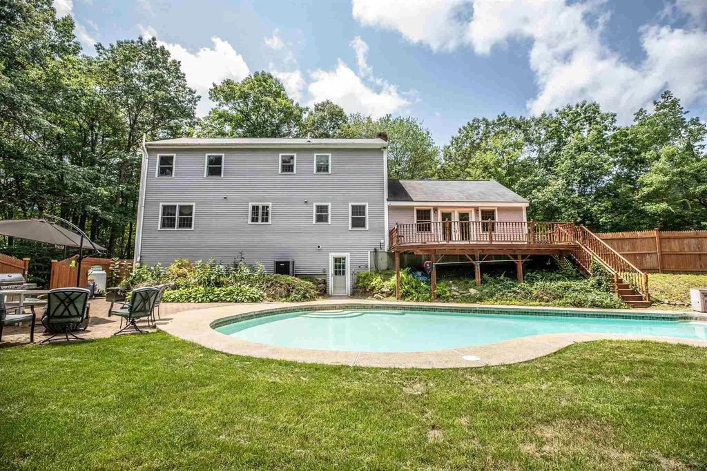 61 Quincy Drive Bedford NH 03110