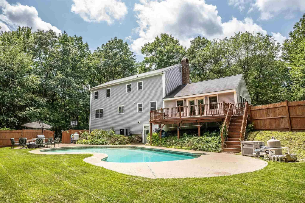 61 Quincy Drive Bedford NH 03110