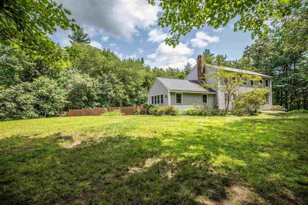 61 Quincy Drive Bedford NH 03110