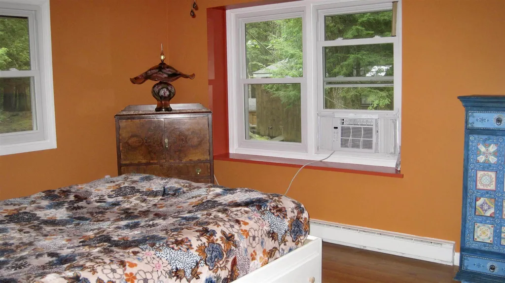 42 Woodridge Road Durham NH 03824