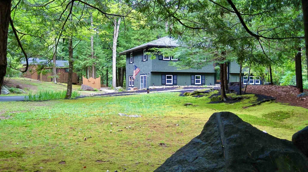 42 Woodridge Road Durham NH 03824