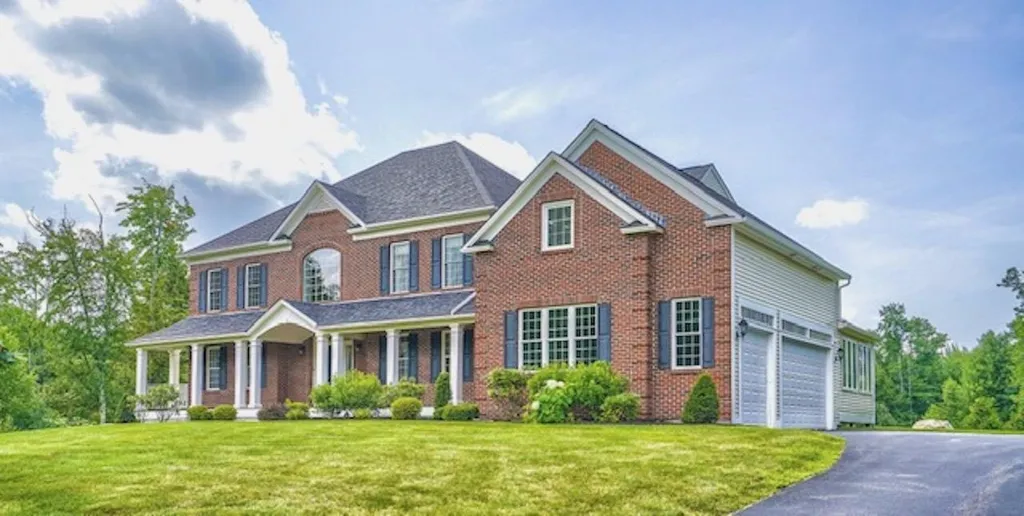19 Settlers Court Bedford NH 03110