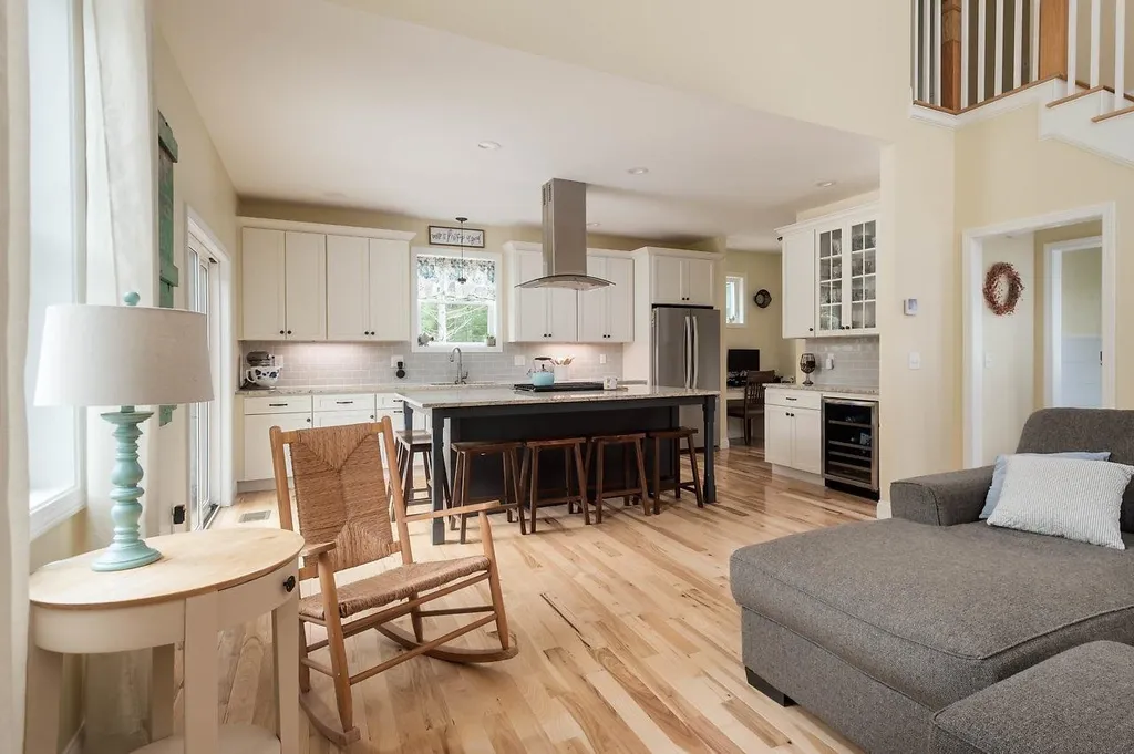 10 Chestnut Way Lee NH 03861