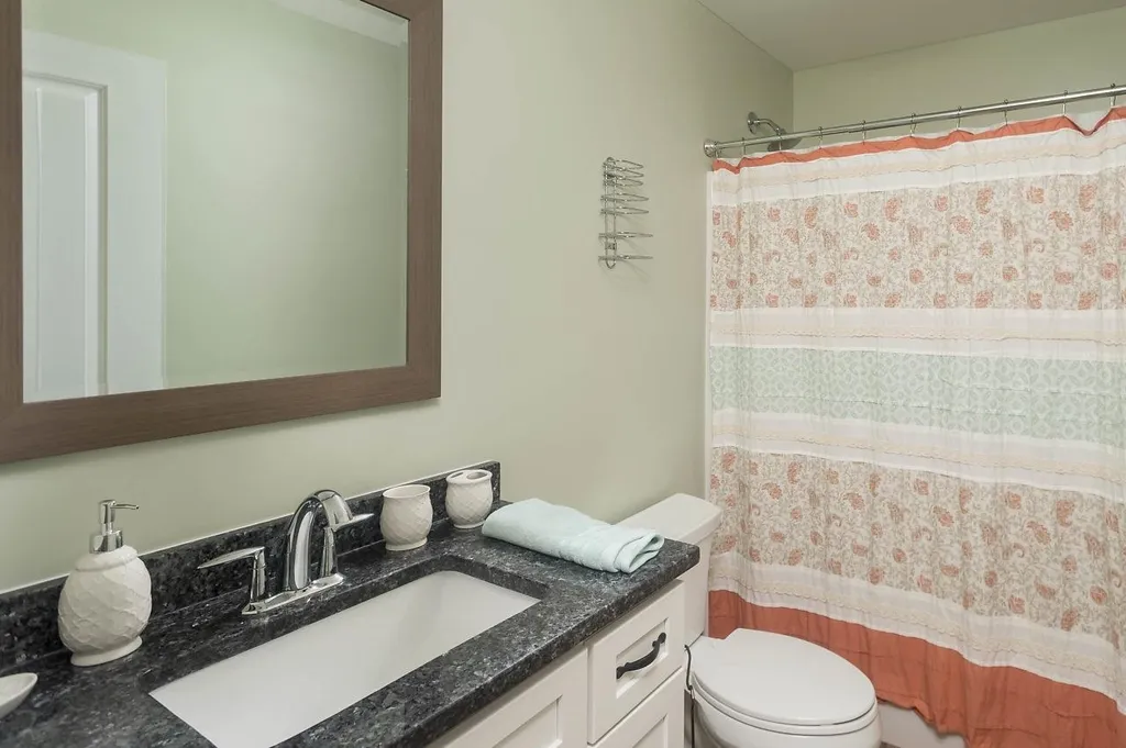 10 Chestnut Way Lee NH 03861