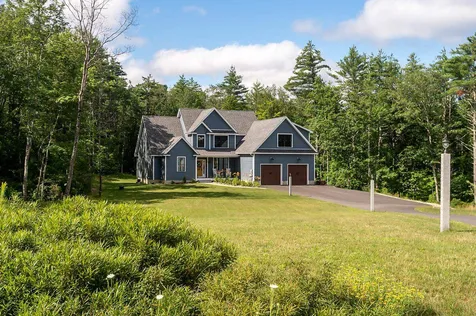 10 Chestnut Way Lee NH 03861