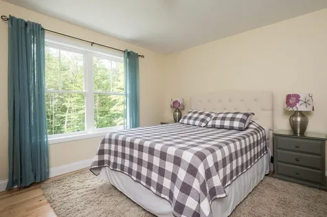 10 Chestnut Way Lee NH 03861