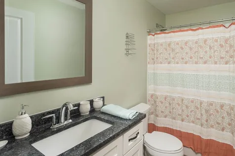 10 Chestnut Way Lee NH 03861