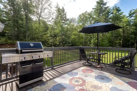 10 Chestnut Way Lee NH 03861