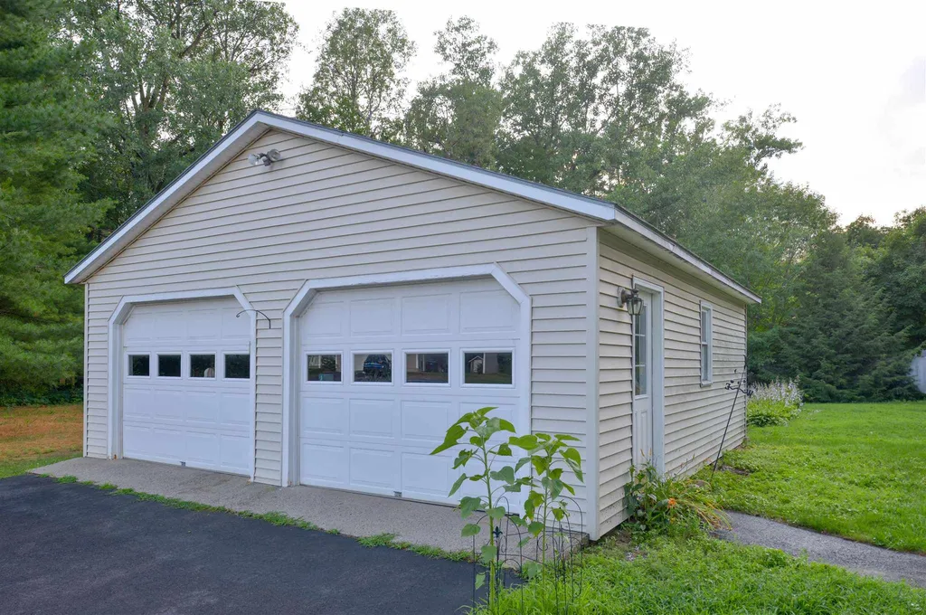 12 Wall Street Colchester VT 05446