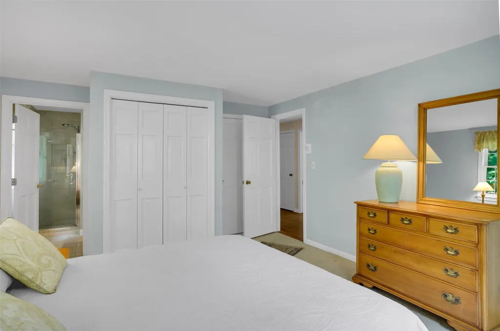 19 Autumn Street Windham NH 03087