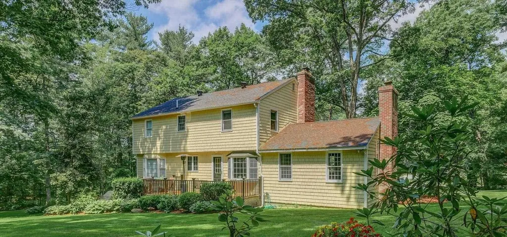 19 Autumn Street Windham NH 03087