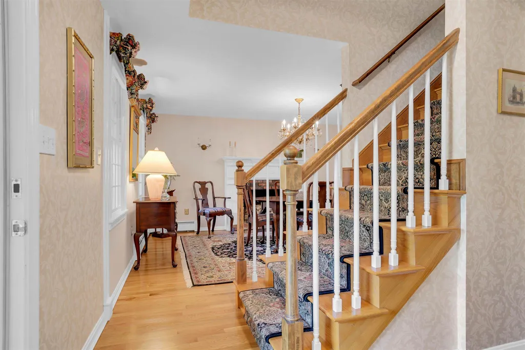 19 Autumn Street Windham NH 03087