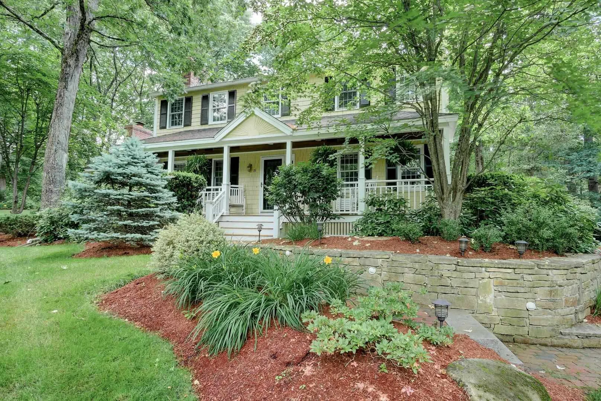 19 Autumn Street Windham NH 03087